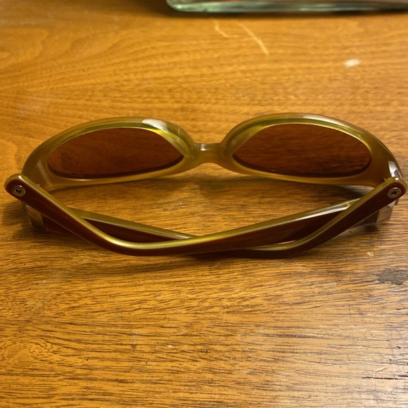 Coach Burgundy & Toffee Sunglasses in Brown Signature C Case - Picture 3 of 15